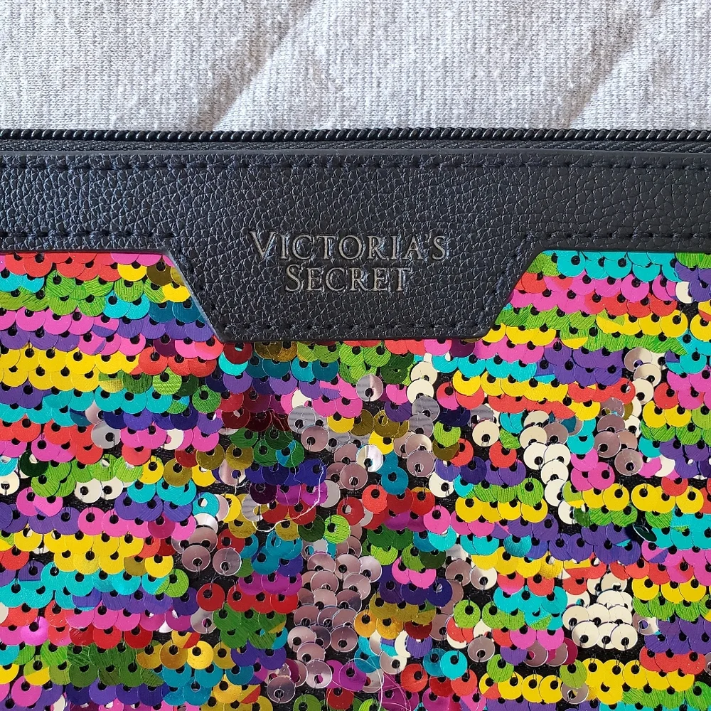 ⭐4/$20‎ Victoria's Secret Sequins Makeup Bag